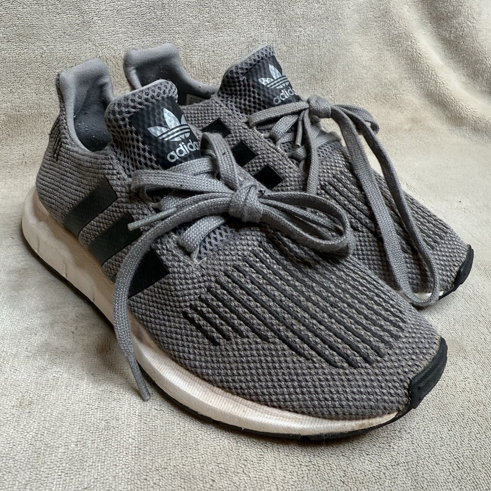 Adidas Swift Run 1.0 Mens Size 4.5 Gray Running‎ Walking Shoes Sneakers